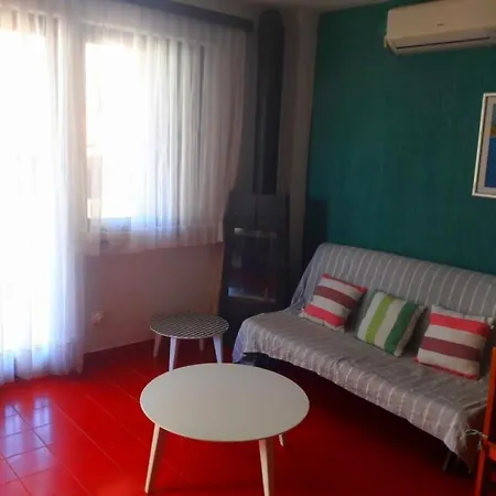 In With Seaview, Terrace, Air Condition شقة Ždrelac