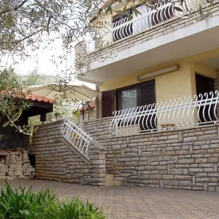 Apartment In With Seaview, Terrace, Air Condition Ždrelac
