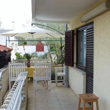 In With Seaview, Terrace, Air Condition Apartment *